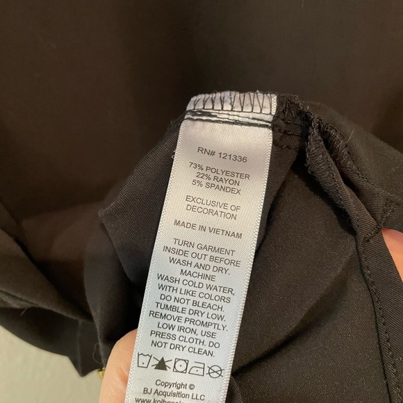 Betsey Johnson Black Scrub Top with Hot Pink detail. - Picture 4 of 5